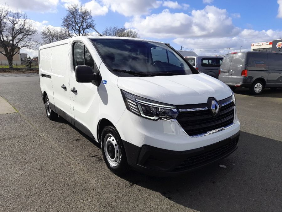 Fourgons Compacts RENAULT TRAFIC 221126 Vue 2