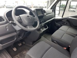 Livraison d’un Opel Movano plateau pour un atelier de métallerie près de Rennes (35) 7