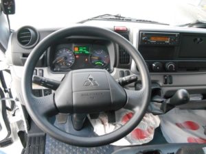 Livraison d'un utilitaire benne grue Mitsubishi Fuso Canter dans le Pays des Achards en Vendée (85) 6