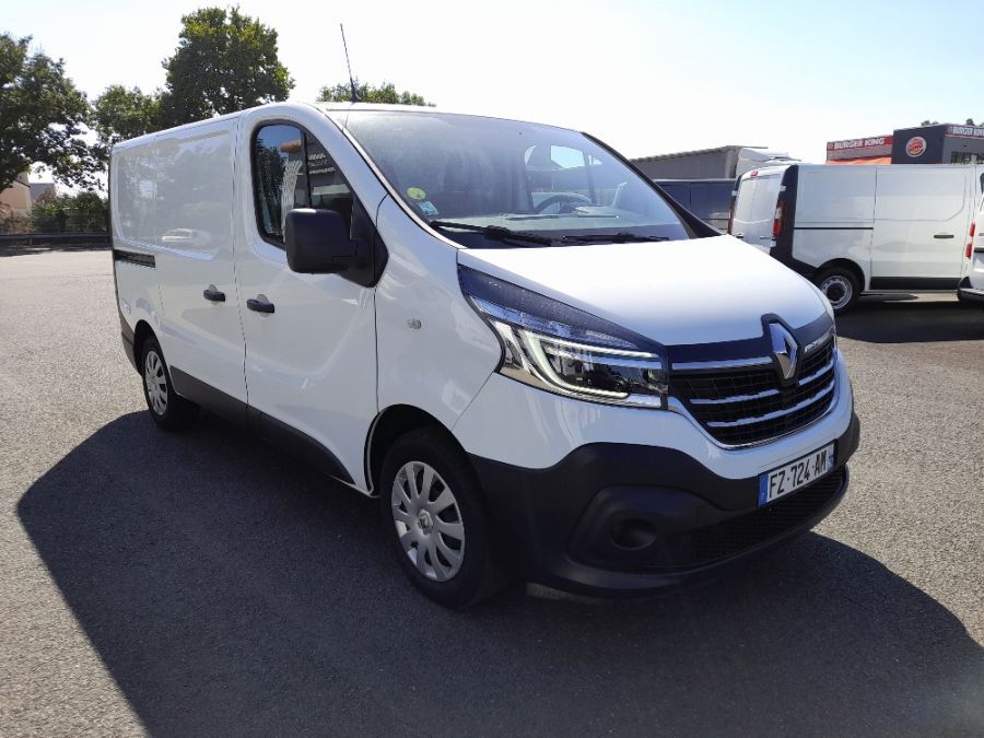 Fourgons Compacts RENAULT TRAFIC 230158 Vue 2