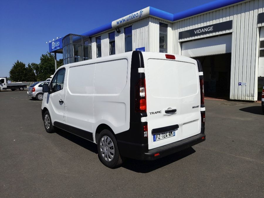 Fourgons Compacts RENAULT TRAFIC 230158 Vue 4