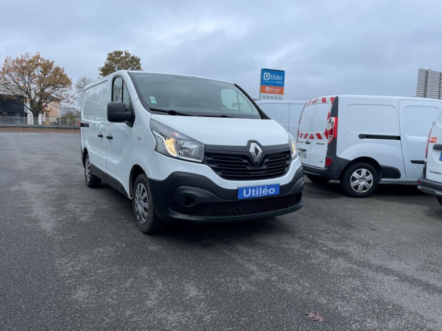 Fourgons Compacts RENAULT TRAFIC 247028 Vue 2