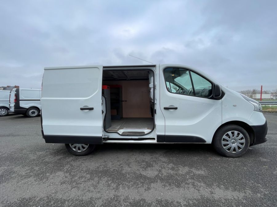 Fourgons Compacts RENAULT TRAFIC 247028 Vue 4