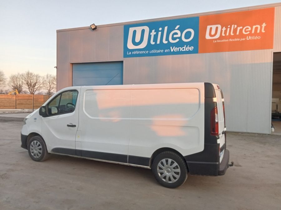 Fourgons Compacts RENAULT TRAFIC 243809 Vue 2