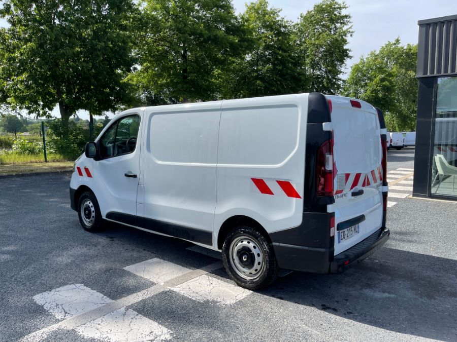 Fourgons Compacts RENAULT TRAFIC 230156 Vue 2