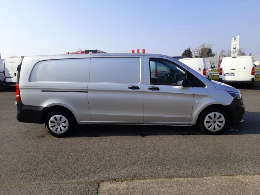 Fourgons Compacts MERCEDES-BENZ VITO 254596 Vue 3