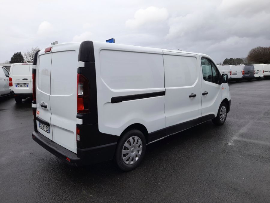 Fourgons Compacts RENAULT TRAFIC 254765 Vue 3