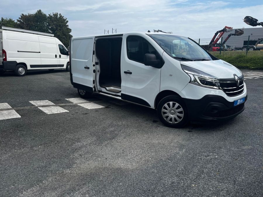 Fourgons Compacts RENAULT TRAFIC 260750 Vue 2