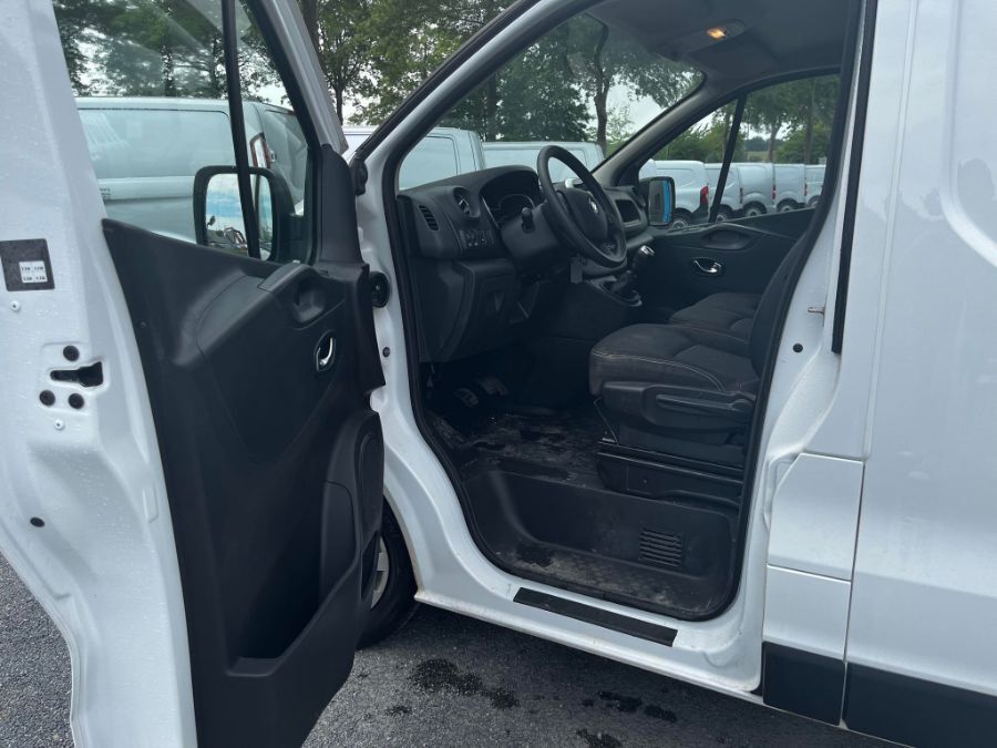 Fourgons Compacts RENAULT TRAFIC 260750 Vue 10