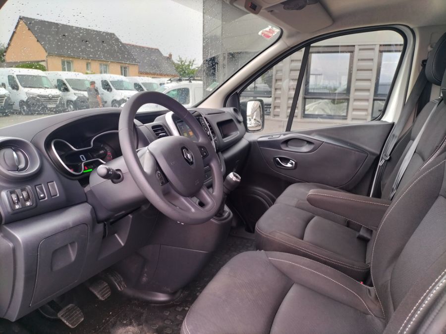 Fourgons Compacts RENAULT TRAFIC 260749 Vue 8