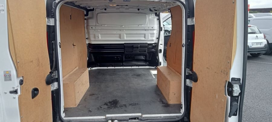 Fourgons Compacts RENAULT TRAFIC 260721 Vue 3