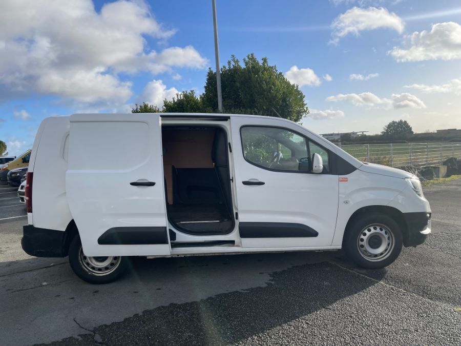 Fourgonnettes OPEL COMBO 271011 Vue 4