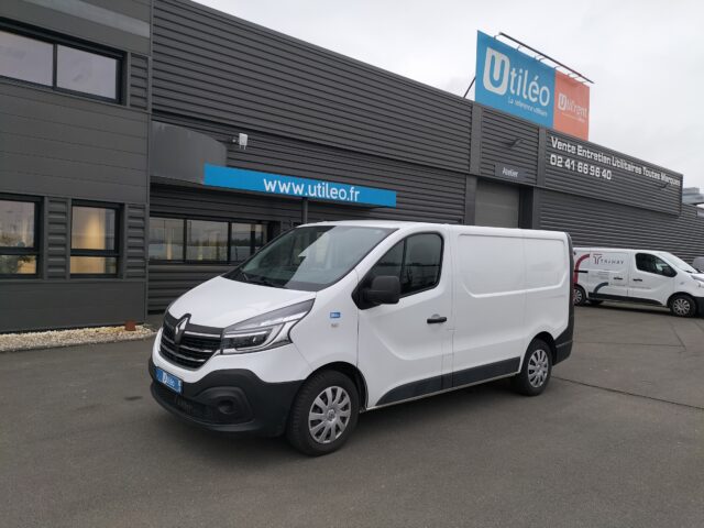 Fourgons compacts d'occasion RENAULT TRAFIC III FG L1H1 2.0 BLUE DCI120 GRD CONF 271699