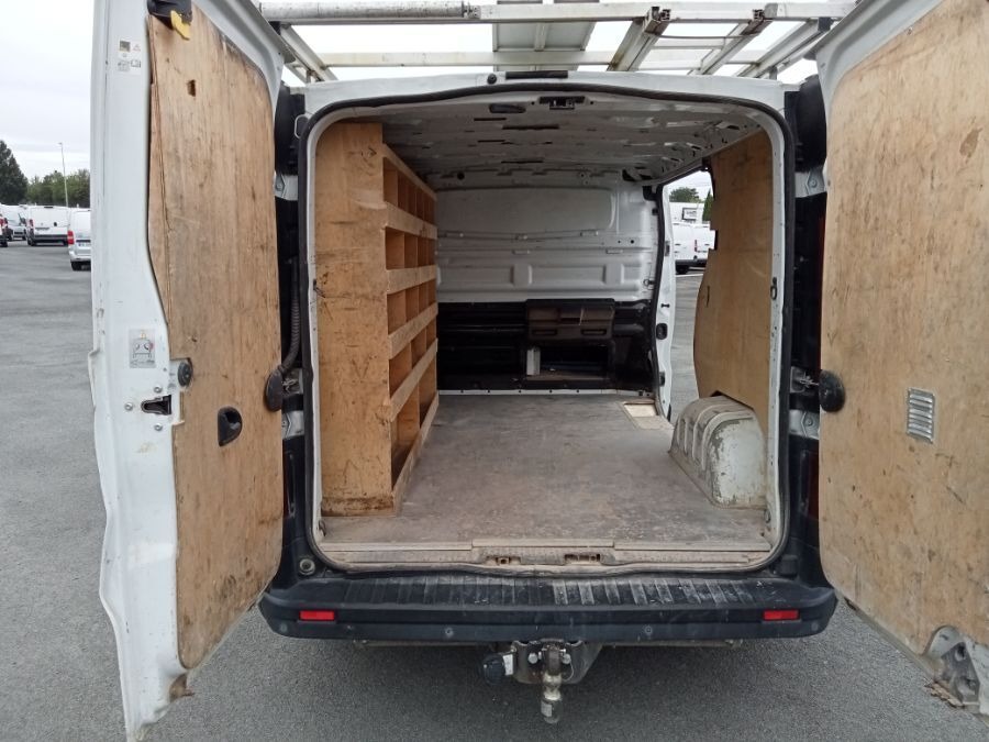 Fourgons Compacts RENAULT TRAFIC III FG 264883 Vue 3