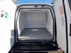 Intérieur du nissan townstar L1 frigorifique électrique