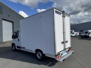 arrière gauche camion frigorifique porte viande