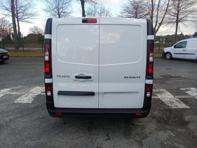 Fourgons Compacts RENAULT TRAFIC 273312 Vue 4