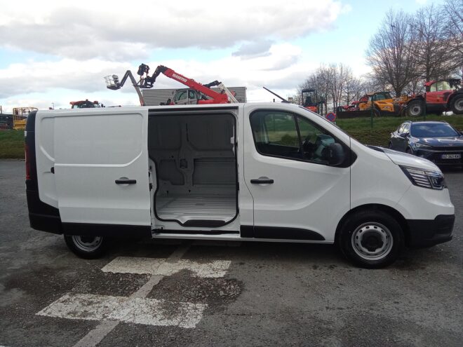 Fourgons Compacts RENAULT TRAFIC 273312 Vue 2