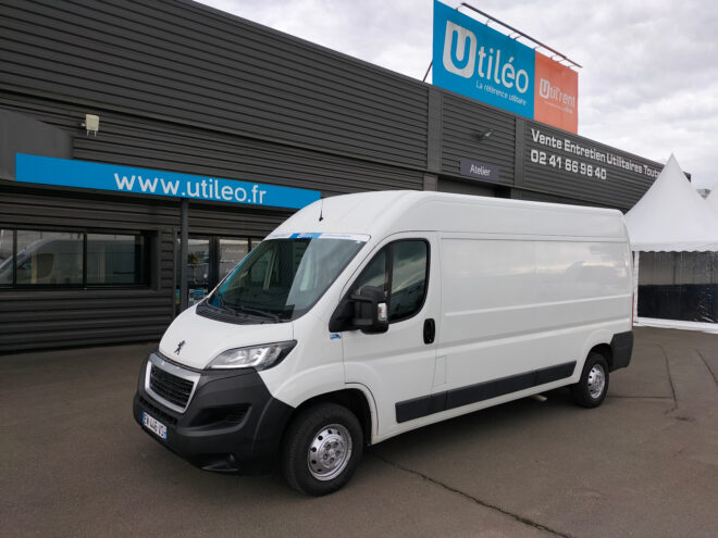 Fourgons Surélevés d'occasion PEUGEOT BOXER FOURGON TOLE 335 L3H2 2.0 BLUEHDI 130 S&S PACK CLIM 273576