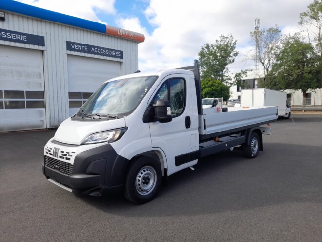Plateaux utilitaires neufs FIAT DUCATO PLATEAU RIDELLES SIMPLE CABINE PLR XL 3.5T MAXI 140 CH S&S BVM6 273485