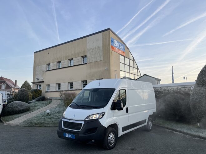 Fourgons Surélevés d'occasion PEUGEOT BOXER 3.3 L2H2 2.2HDI 140 ASPHALT 273195