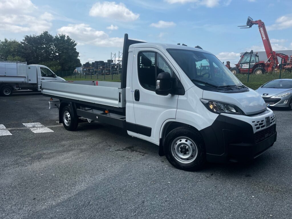 Bennes, Plateaux & Grues FIAT DUCATO PLATEAU RIDELLES SIMPLE CABINE 273485 Vue 2