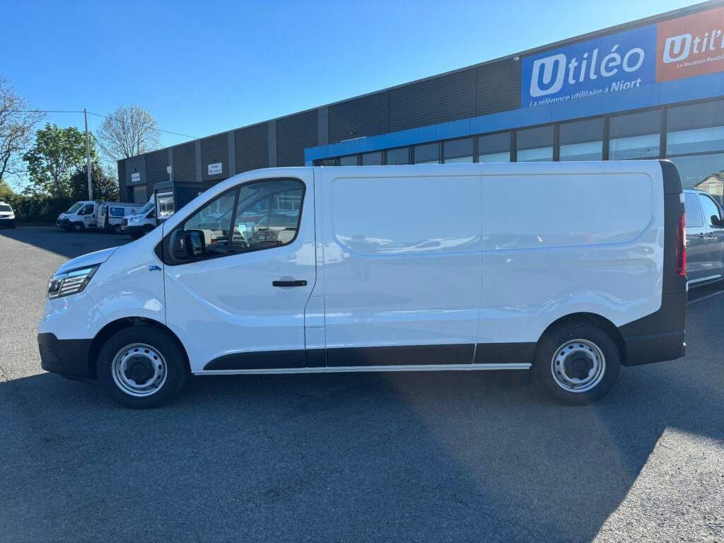 Fourgons Compacts RENAULT TRAFIC FOURGON 273976 Vue 2