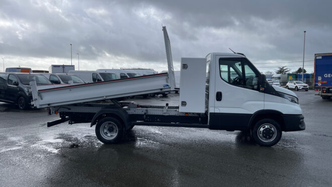 Bennes, Plateaux & Grues IVECO DAILY CHASSIS CABINE 273859 Vue 3