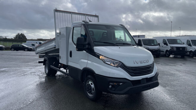Bennes, Plateaux & Grues IVECO DAILY CHASSIS CABINE 273859 Vue 2