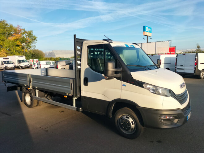 Bennes, Plateaux & Grues IVECO DAILY 273023 Vue 2