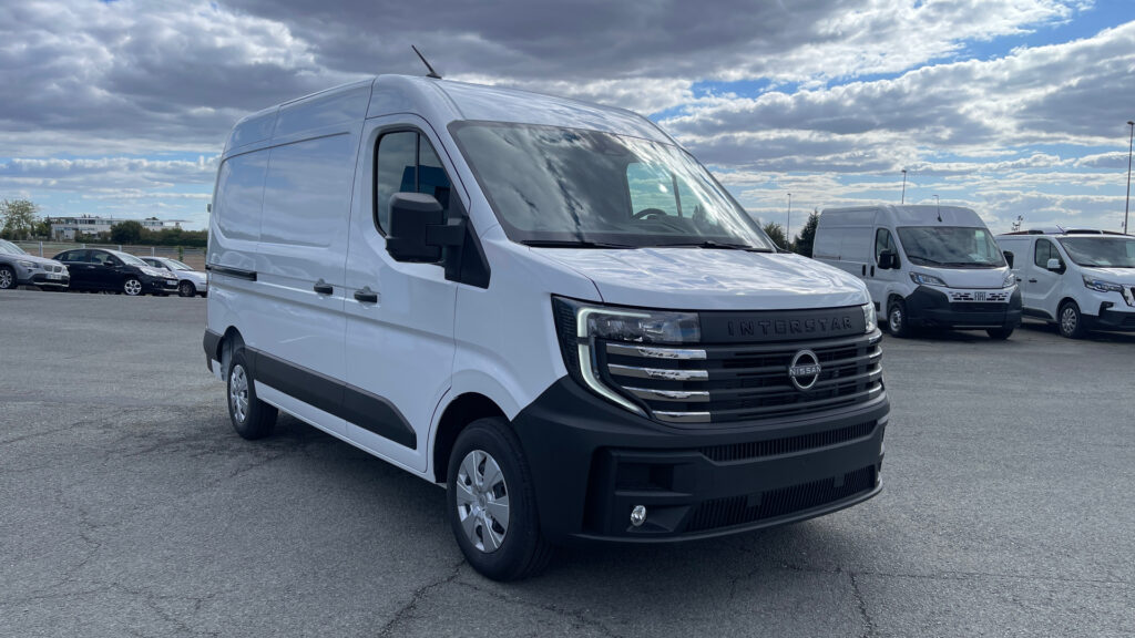 Fourgons Surélevés NISSAN INTERSTAR FOURGON 274723 Vue 2